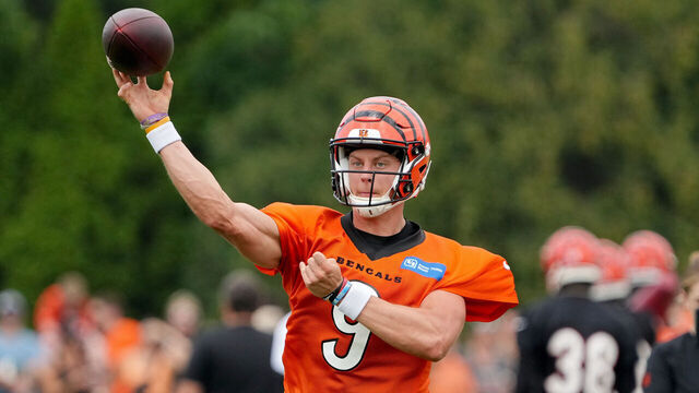 CINCINNATI, OHIO - JULY 26: Joe Burrow #9 of the Cincinnati Bengals participates in a drill during training camp at Kettering Health Practice Fields on July 26, 2023 in Cincinnati, Ohio.