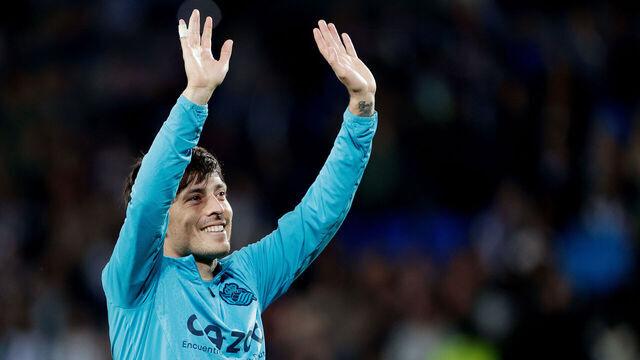 SAN SEBASTIAN, SPAIN - MAY 2: David Silva of Real Sociedad celebrates the victory during the La Liga EA Sports match between Real Sociedad v Real Madrid at the Estadio Reale Arena on May 2, 2023 in San Sebastian Spain