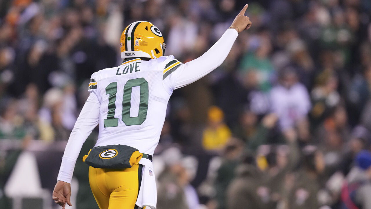 PHILADELPHIA, PA - NOVEMBER 27: Jordan Love #10 of the Green Bay Packers reacts against the Philadelphia Eagles at Lincoln Financial Field on November 27, 2022 in Philadelphia, Pennsylvania.