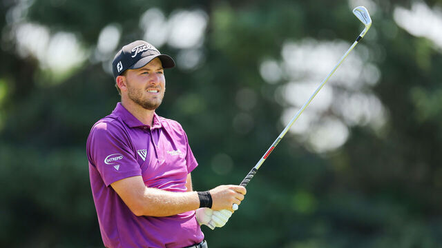 BLAINE, MINNESOTA - JULY 27: Lee Hodges of the United States watches his shot from the eighth tee during the first round of the 3M Open at TPC Twin Cities on July 27, 2023 in Blaine, Minnesota.