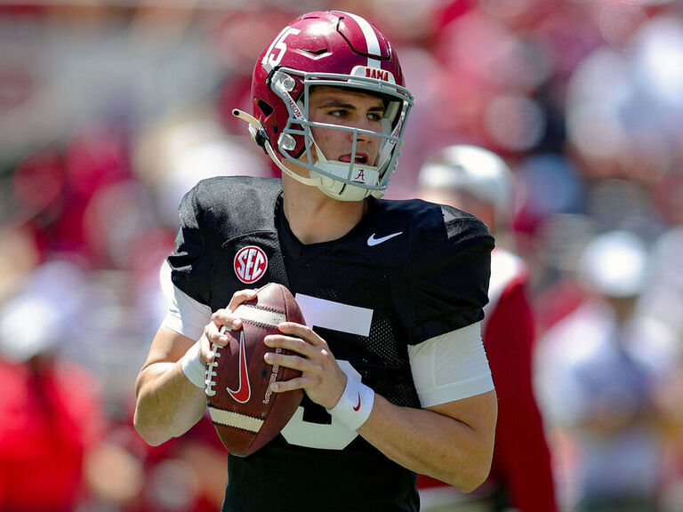 JALEN HURTS, TUA TAGOVAILOA, AND MAC JONES WERE ALL IN THE ALABAMA  QUARTERBACK ROOM TOGETHER!!! 