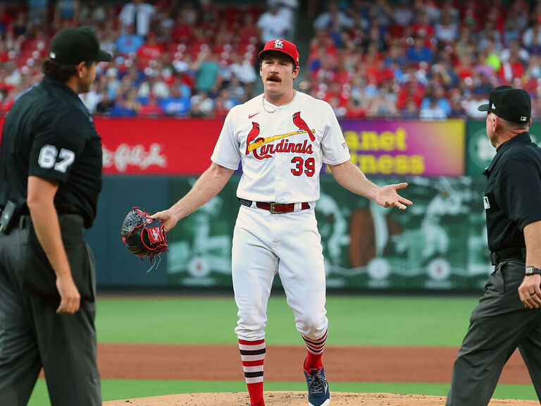 Miles Mikolas of the St. Louis Cardinals pitches against the Chicago  News Photo - Getty Images