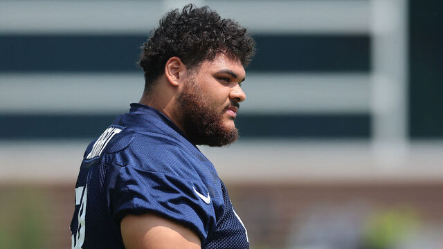LAKE FOREST, ILLINOIS - JUNE 07: Darnell Wright #58 of the Chicago Bears looks on during OTA's at Halas Hall on June 07, 2023 in Lake Forest, Illinois.