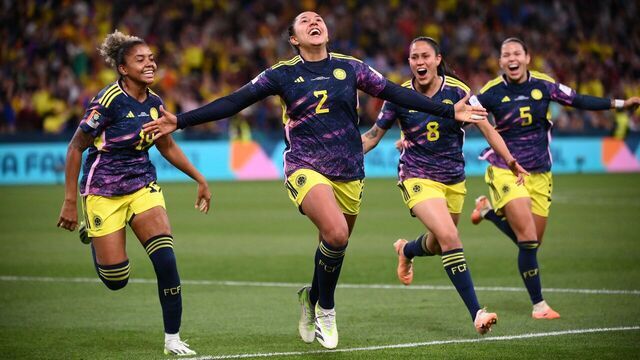 TOPSHOT - Colombia's midfielder #02 Manuela Vanegas (2L) celebrates scoring her team's second goal during the Australia and New Zealand 2023 Women's World Cup Group H football match between Germany and Colombia at Sydney Football Stadium in Sydney on July 30, 2023.