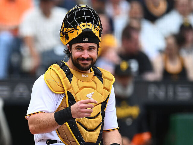 With All-Star catcher on IL, the Texas Rangers acquire Austin Hedges from  the Pirates