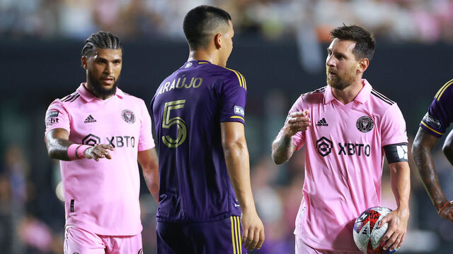 FORT LAUDERDALE, FLORIDA - AUGUST 02: Lionel Messi #10 and DeAndre Yedlin #2 of Inter Miami CF confront César Araújo #5 of Orlando City SC during the Leagues Cup 2023 Round of 32 match between Orlando City SC and Inter Miami CF at DRV PNK Stadium on August 02, 2023 in Fort Lauderdale, Florida.