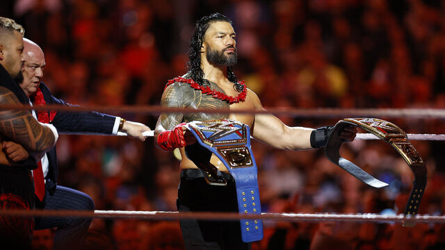 INGLEWOOD, CALIFORNIA - APRIL 02: (L-R) Cody Rhodes wrestles Roman Reigns for Undisputed WWE Universal Title Match during WrestleMania Goes Hollywood at SoFi Stadium on April 02, 2023 in Inglewood, California.