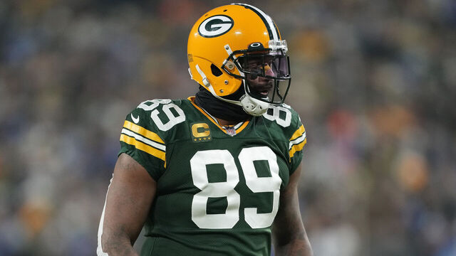 GREEN BAY, WISCONSIN - JANUARY 08: Marcedes Lewis #89 of the Green Bay Packers in action against the Detroit Lions during the first half at Lambeau Field on January 08, 2023 in Green Bay, Wisconsin.