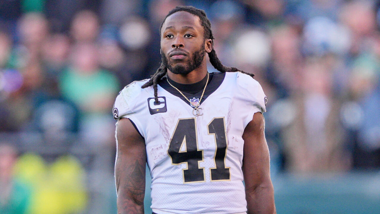 PHILADELPHIA, PA - JANUARY 01: New Orleans Saints running back Alvin Kamara (41) looks on during the game between the New Orleans Saints and the Philadelphia Eagles on January 1, 2023 at Lincoln Financial Field in Philadelphia, PA.
