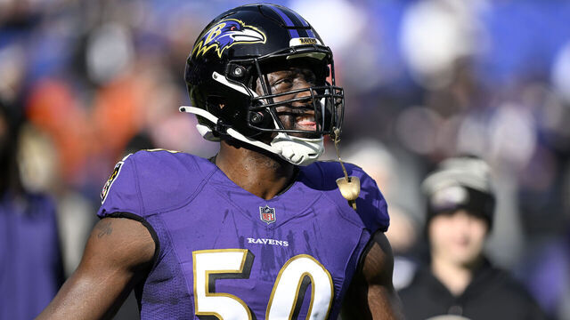 BALTIMORE, MARYLAND - DECEMBER 04: Justin Houston #50 of the Baltimore Ravens warms up before the game against the Denver Broncos at M&T Bank Stadium on December 04, 2022 in Baltimore, Maryland.