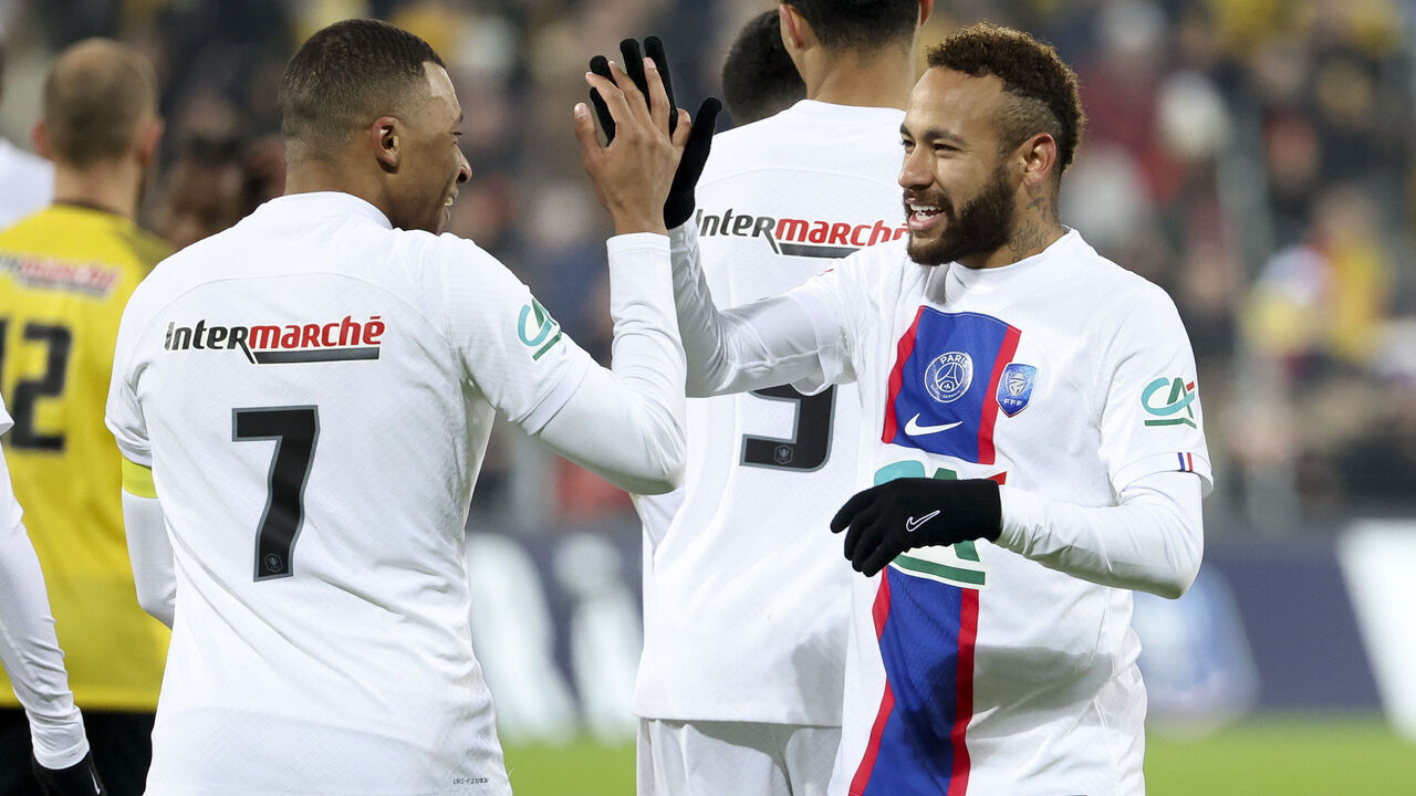 LENS, FRANCE - JANUARY 23: Kylian Mbappe of PSG celebrates his goal with Neymar Jr during the French Cup match between US Pays de Cassel and Paris Saint-Germain (PSG) at Stade Bollaert-Delelis on January 23, 2023 in Lens, France.