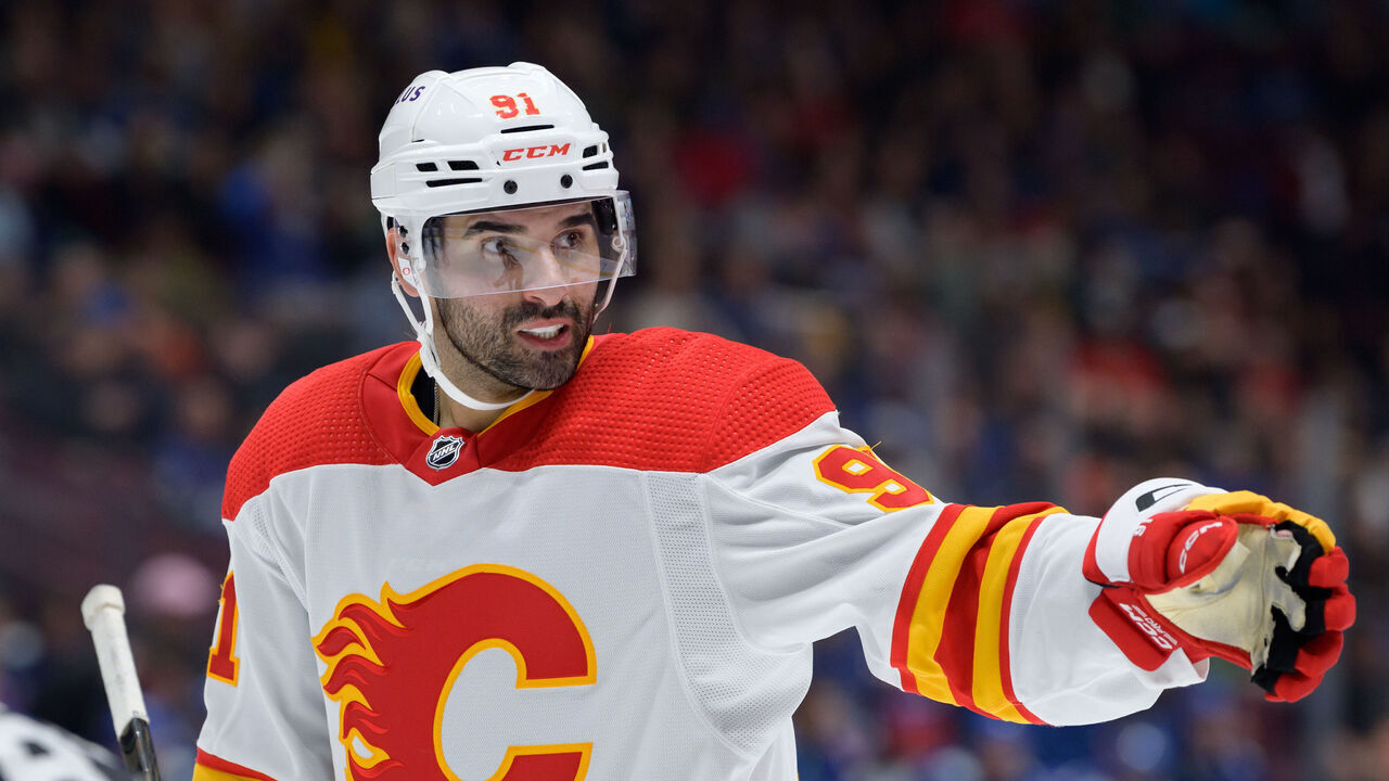 VANCOUVER, CANADA - MARCH 31: Nazem Kadri #91 of the Calgary Flames waits for a face-off during the second period of their NHL game against the Vancouver Canucks at Rogers Arena on March 31, 2023 in Vancouver, British Columbia, Canada.