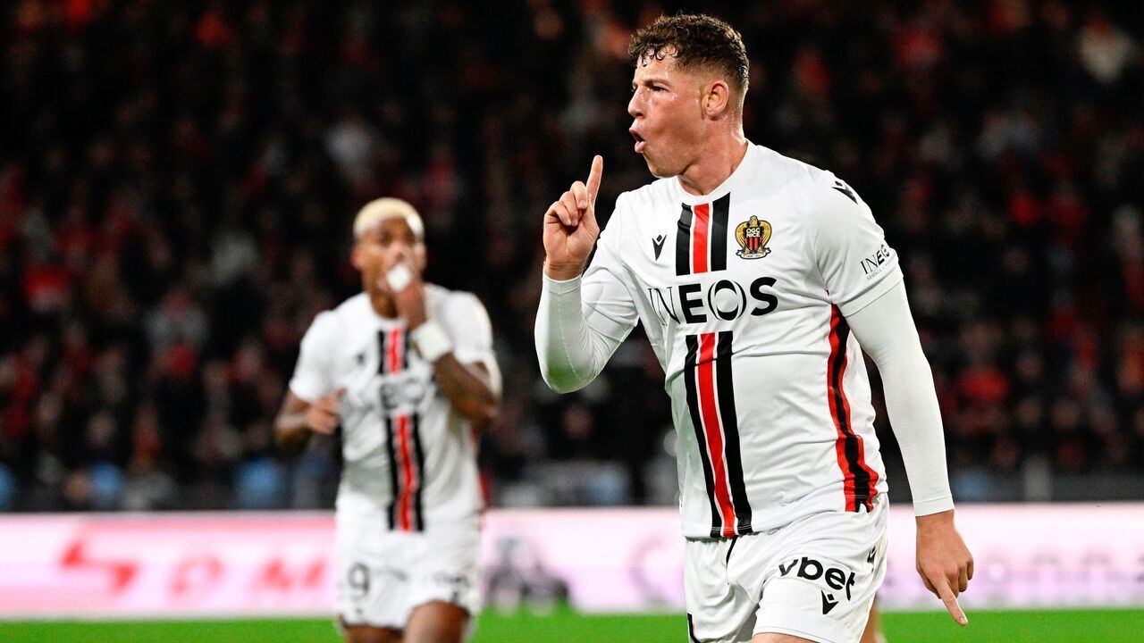 Nice's English midfielder Ross Barkley celebrates after scoring his team's first goal during the French L1 football match between Stade Rennais FC and OGC Nice at the Roazhon Park stadium in Rennes, western France, on January 2, 2023.
