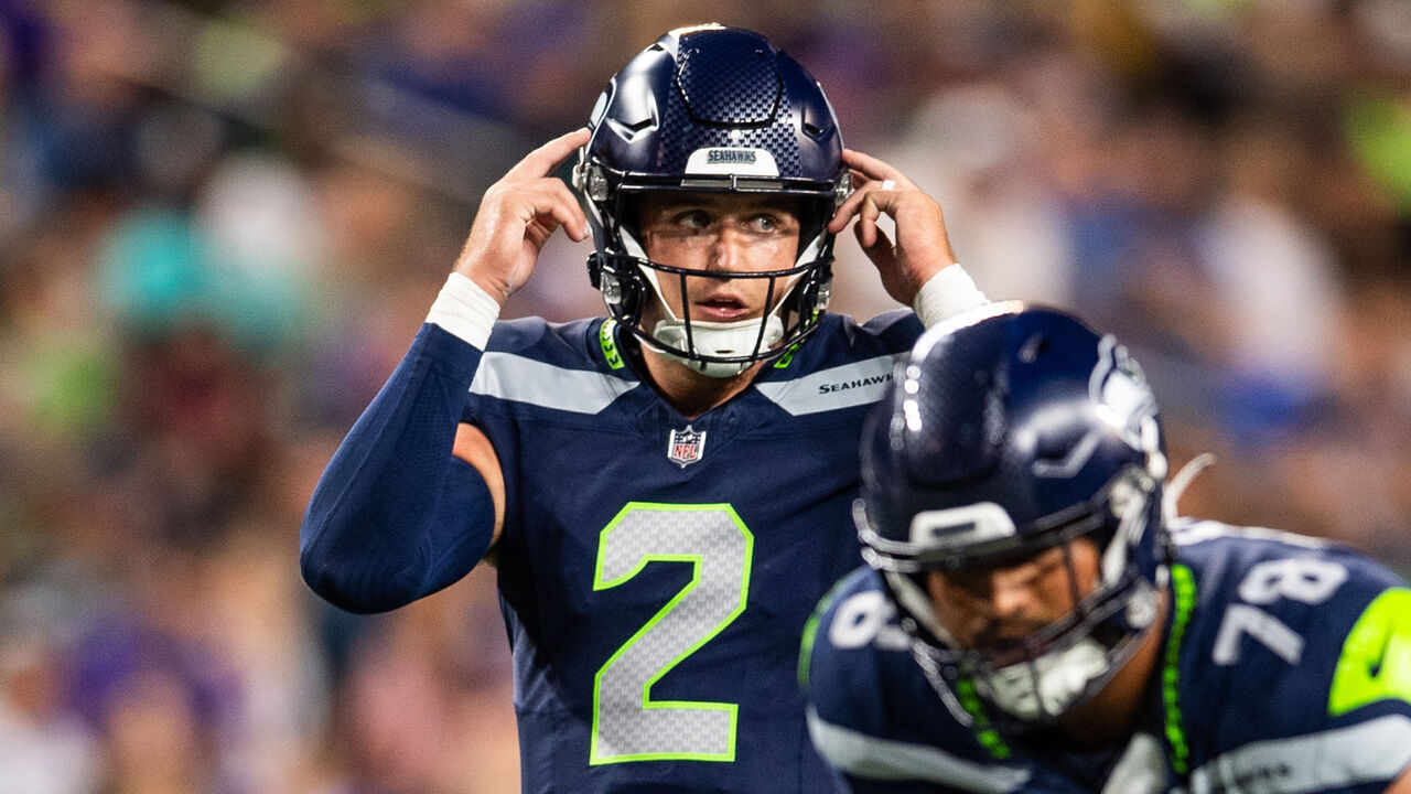 Drew Lock throws 2 touchdown passes to lead Seahawks to a 24-13