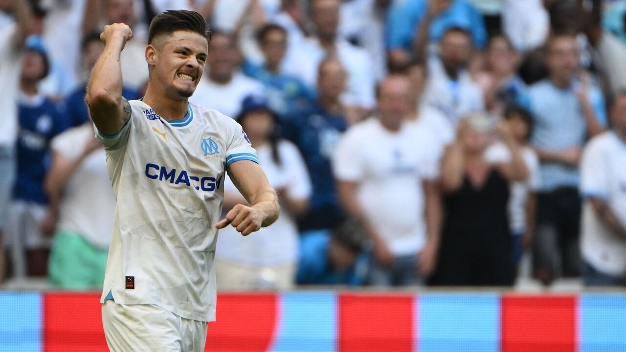 Marseille's Portuguese forward #09 Vitor Manuel Carvalho De Oliveira celebrates after scoring his team's second goal during the French L1 football match between Marseille (Olympique de Marseille) and Reims at the Orange Velodrome stadium in Marseille, southern France, on August 12, 2023.