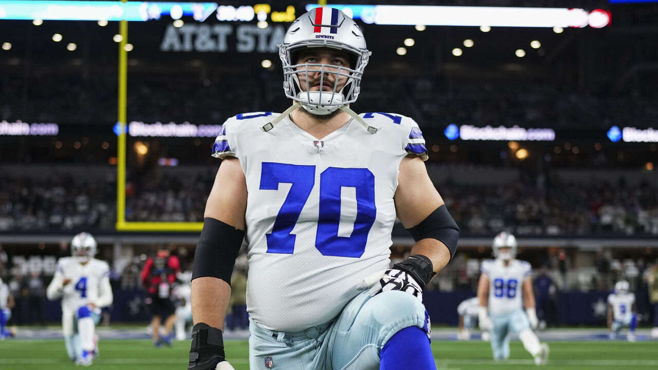 ARLINGTON, TX - DECEMBER 04: Zack Martin #70 of the Dallas Cowboys warms up against the Indianapolis Colts at AT&T Stadium on December 4, 2022 in Arlington, Texas.