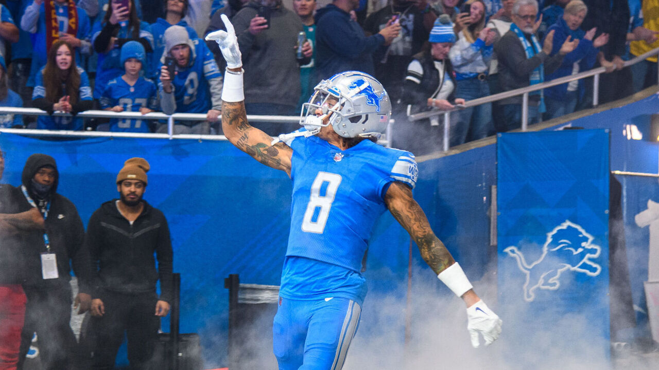 DETROIT, MI - DECEMBER 04: Detroit Lions wide receiver Josh Reynolds (8) runs in during pregame introductions for the Detroit Lions versus the Jacksonville Jaguars game on Sunday December 4, 2022 at Ford Field in Detroit, MI.