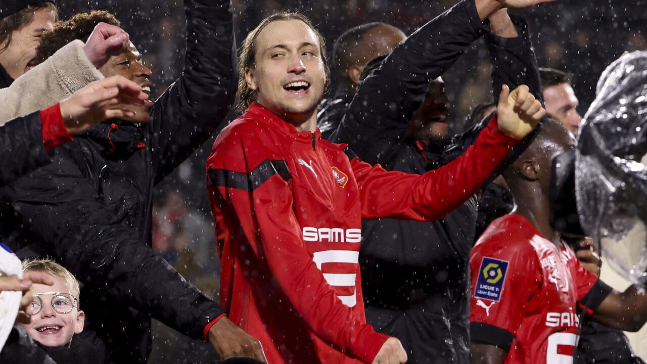 RENNES, FRANCE - JANUARY 15: Lovro Majer of Rennes during the Ligue 1 match between Stade Rennais and Paris Saint-Germain (PSG) at Roazhon Park stadium on January 15, 2023 in Rennes, France.