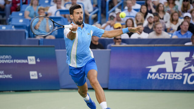 MASON, OHIO - AUGUST 16: Novak Djokovic of Serbia returns a shot to Alejandro Davidovich Fokina of Spain during their match at the Western & Southern Open at Lindner Family Tennis Center on August 16, 2023 in Mason, Ohio.