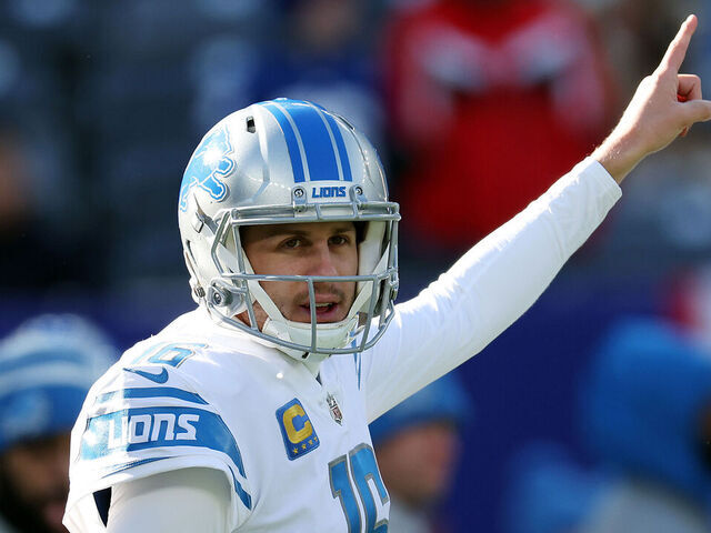 EAST RUTHERFORD, NEW JERSEY - NOVEMBER 20: Quarterback Jared Goff #16 of the Detroit Lions warms up prior to the game against the New York Giants at MetLife Stadium on November 20, 2022 in East Rutherford, New Jersey.