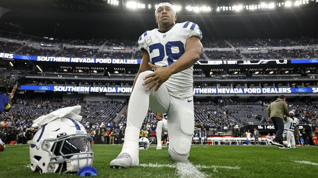LAS VEGAS, NEVADA - NOVEMBER 13: Jonathan Taylor #28 of the Indianapolis Colts stretches prior to an NFL game between the Las Vegas Raiders and the Indianapolis Colts at Allegiant Stadium on November 13, 2022 in Las Vegas, Nevada.