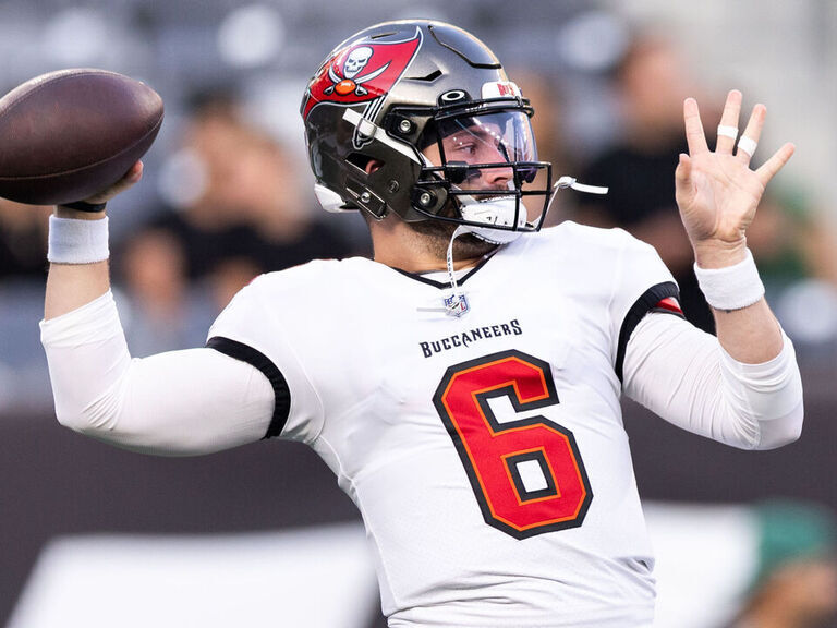 Mayfield beats out Trask for Bucs' starting QB job