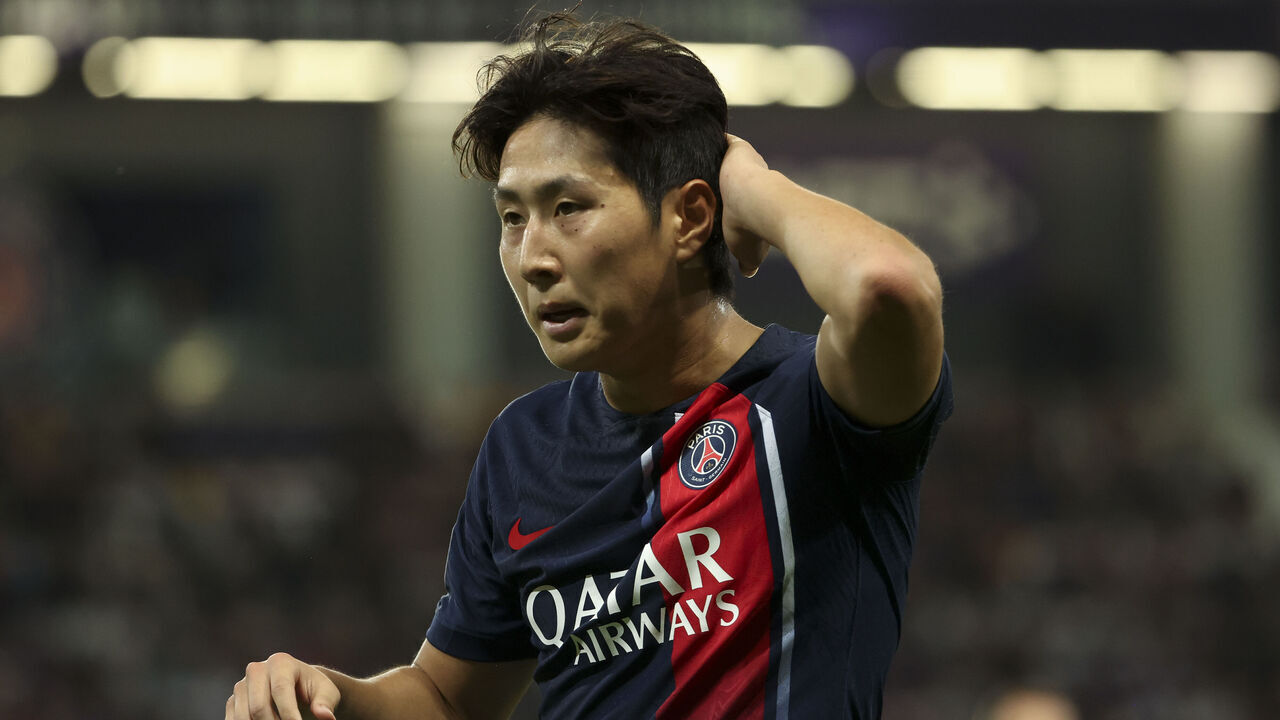 TOULOUSE, FRANCE - AUGUST 19: Lee Kang-in of PSG looks on during the Ligue 1 Uber Eats match between Toulouse FC (TFC, Tefece) and Paris Saint-Germain (PSG) at Stadium de Toulouse on August 19, 2023 in Toulouse, France.