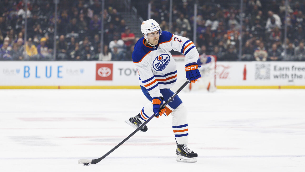 LOS ANGELES, CA - JANUARY 09: Edmonton Oilers defenseman Evan Bouchard (2) shoots during the NHL hockey game between the Edmonton Oilers and the Los Angeles Kings on January 9, 2023 at Crypto.com Arena in Los Angeles, CA.
