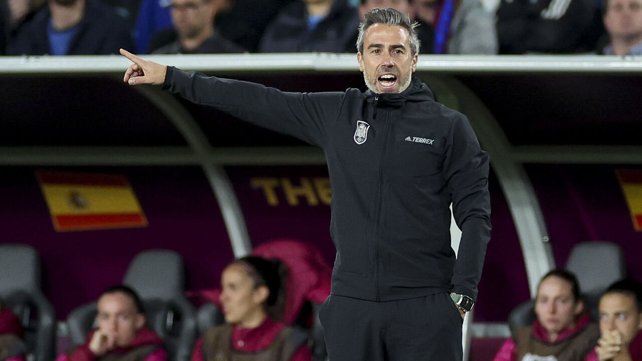 SYDNEY, AUSTRALIA - AUGUST 20: head coach Jorge Vilda of Spain gestures during the FIFA Women's World Cup Australia & New Zealand 2023 Final match between Spain and England at Stadium Australia on August 20, 2023 in Sydney, Australia.