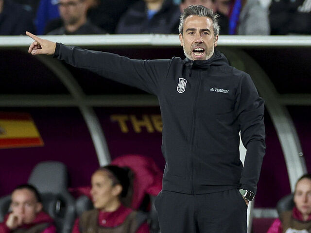 SYDNEY, AUSTRALIA - AUGUST 20: head coach Jorge Vilda of Spain gestures during the FIFA Women's World Cup Australia & New Zealand 2023 Final match between Spain and England at Stadium Australia on August 20, 2023 in Sydney, Australia.