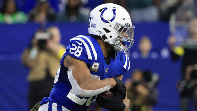 INDIANAPOLIS, INDIANA - NOVEMBER 20: Jonathan Taylor #28 of the Indianapolis Colts runs the ball in the game against the Philadelphia Eagles at Lucas Oil Stadium on November 20, 2022 in Indianapolis, Indiana.