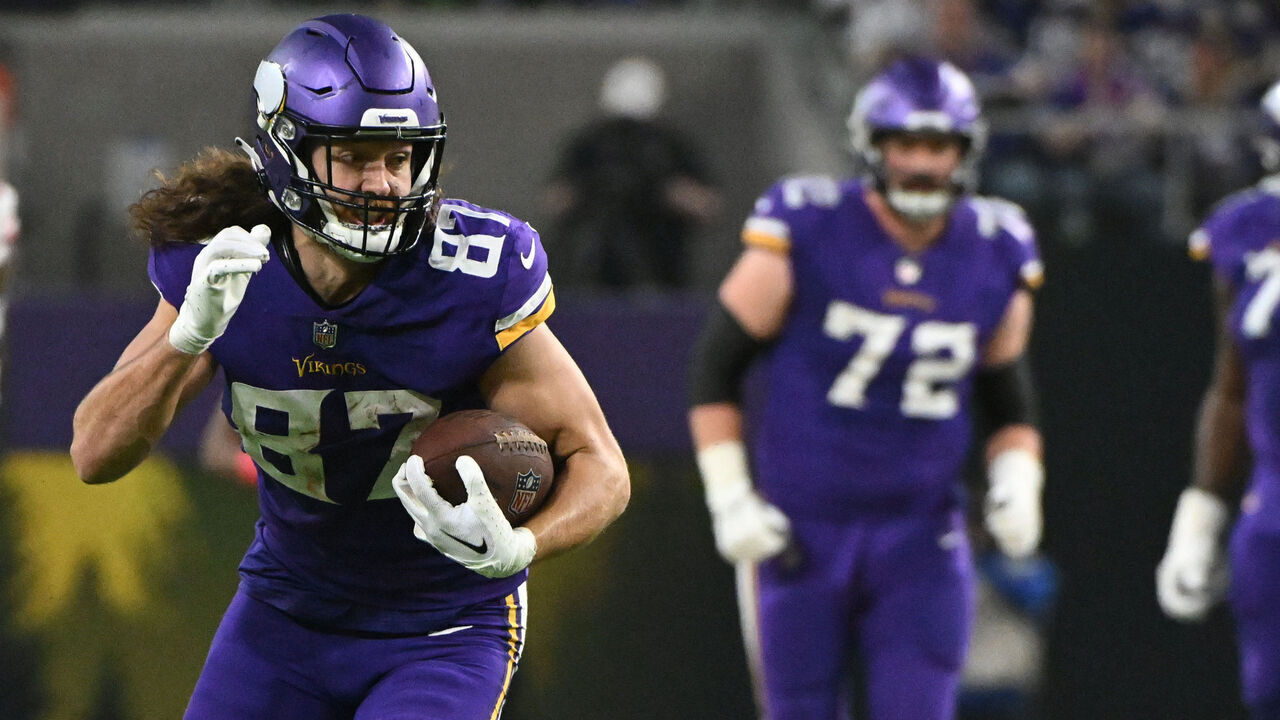 MINNEAPOLIS, MINNESOTA - JANUARY 15: T.J. Hockenson #87 of the Minnesota Vikings runs after a catch during the second quarter against the New York Giants in the NFC Wild Card playoff game at U.S. Bank Stadium on January 15, 2023 in Minneapolis, Minnesota.