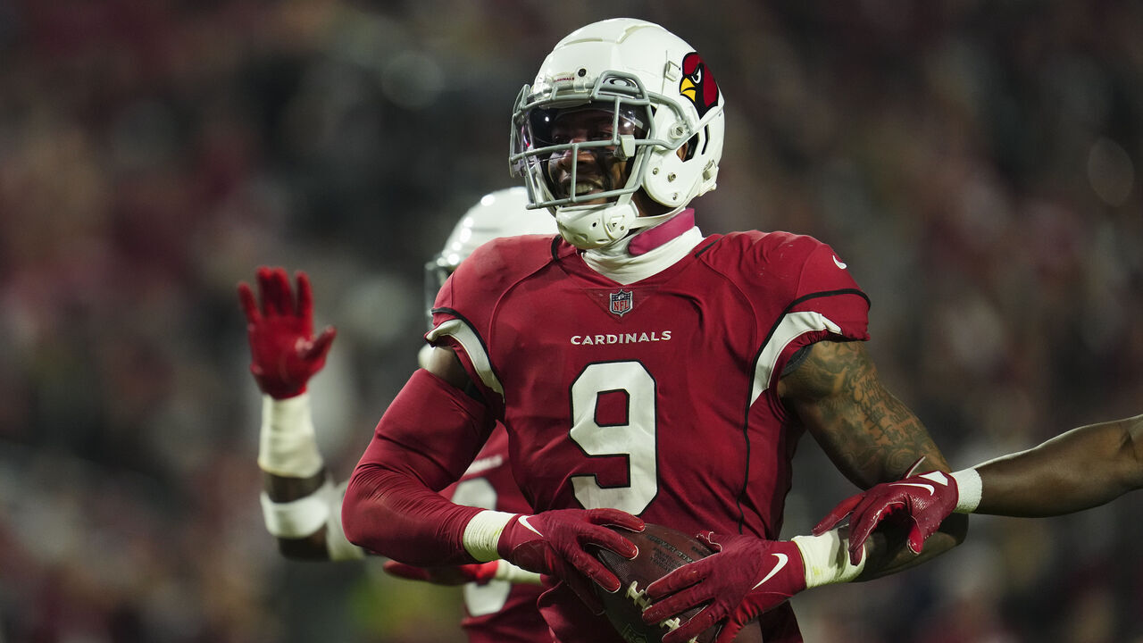 GLENDALE, AZ - DECEMBER 12: Isaiah Simmons #9 of the Arizona Cardinals celebrates the turnover against the New England Patriots at State Farm Stadium on December 12, 2022 in Glendale, Arizona.