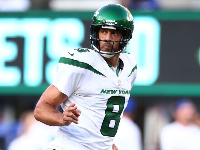 Aaron Rodgers throws a TD pass in his brief preseason debut as Jets beat  Giants 32-24