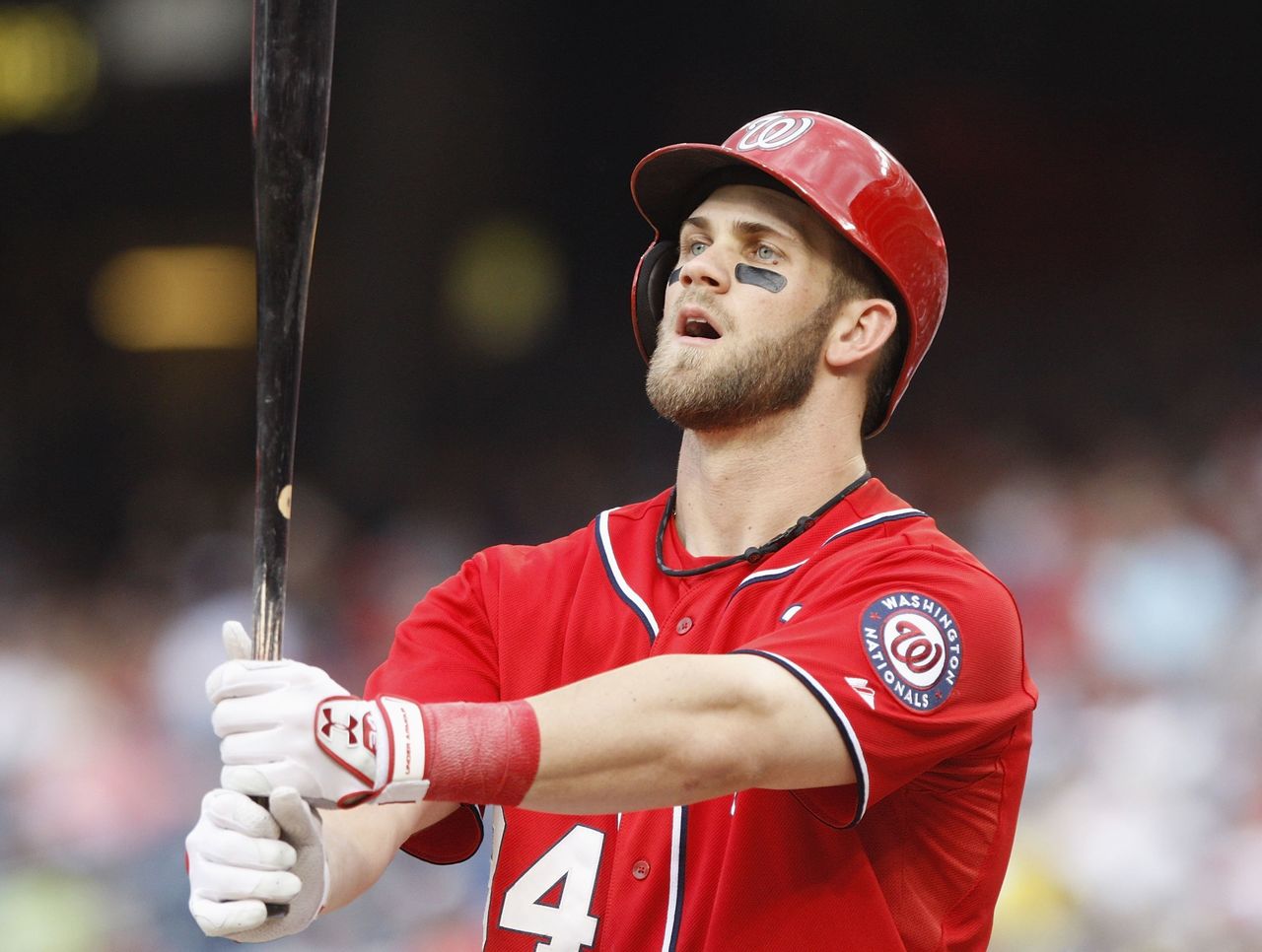 Bryce Harper tries to break his bat, fails (Video)