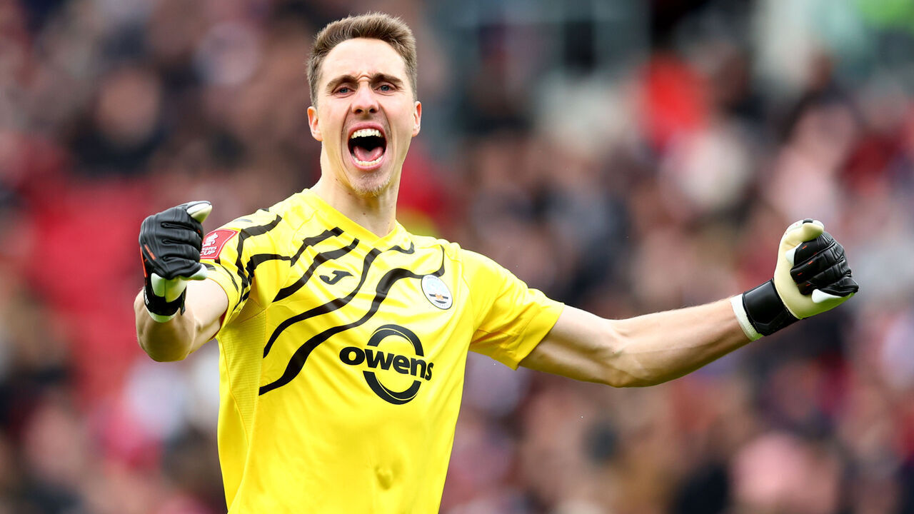BRISTOL, ENGLAND - JANUARY 08: Steven Benda of Swansea City celebrates after the team's first goal during the Emirates FA Cup Third Round match between Bristol City and Swansea City at Ashton Gate on January 08, 2023 in Bristol, England.