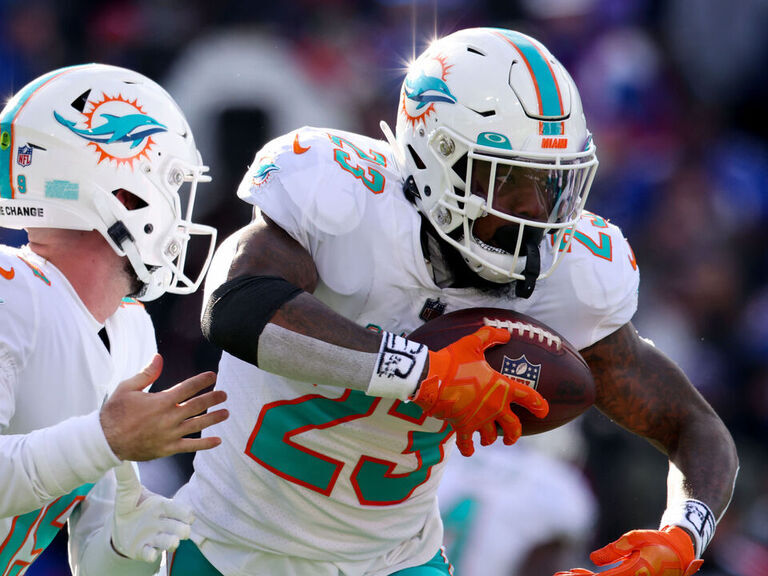 Fantasy Alert: Dolphins' Jeff Wilson Jr. on IR, Out 4 Games; Raheem Mostert  New RB1, News, Scores, Highlights, Stats, and Rumors