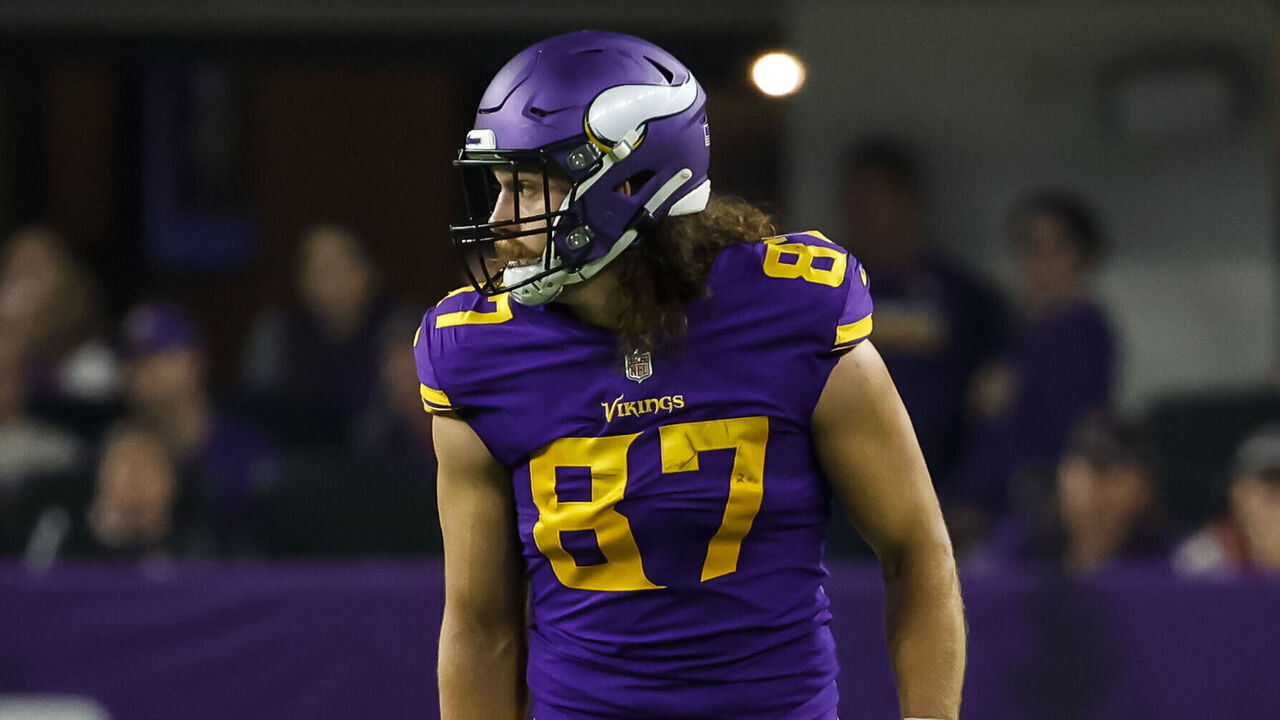 MINNEAPOLIS, MN - NOVEMBER 24: T.J. Hockenson #87 of the Minnesota Vikings readies for the play against the New England Patriots in the second quarter of the game at U.S. Bank Stadium in Minneapolis, Minnesota. The Vikings defeated the Patriots 33-26.