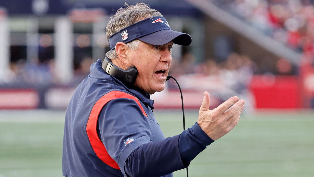 FOXBOROUGH, MASSACHUSETTS - JANUARY 01: Head coach Bill Belichick of the New England Patriots reacts against the Miami Dolphins during the second half at Gillette Stadium on January 01, 2023 in Foxborough, Massachusetts.