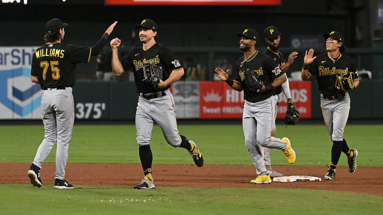 April 15 vs. Cardinals - Andrew McCutchen Home Run in 10th Inning