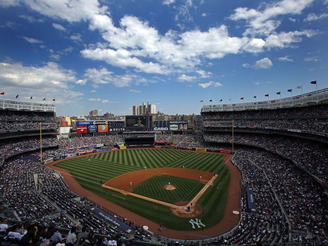 Fan shown sleeping on broadcast suing Yankees, ESPN