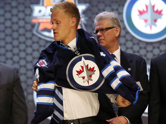 VIDEO: Jets prospect Ehlers shows off crazy puck skills at development camp