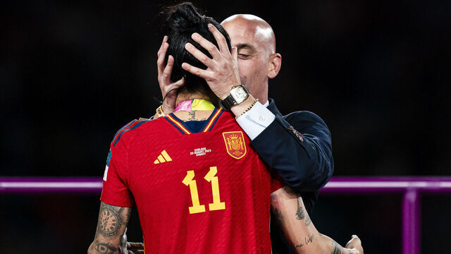 SYDNEY, AUSTRALIA - AUGUST 20: President of the Royal Spanish Football Federation Luis Rubiales (R) kisses Jennifer Hermoso of Spain (L) during the medal ceremony of FIFA Women's World Cup Australia & New Zealand 2023 Final match between Spain and England at Stadium Australia on August 20, 2023 in Sydney, Australia.