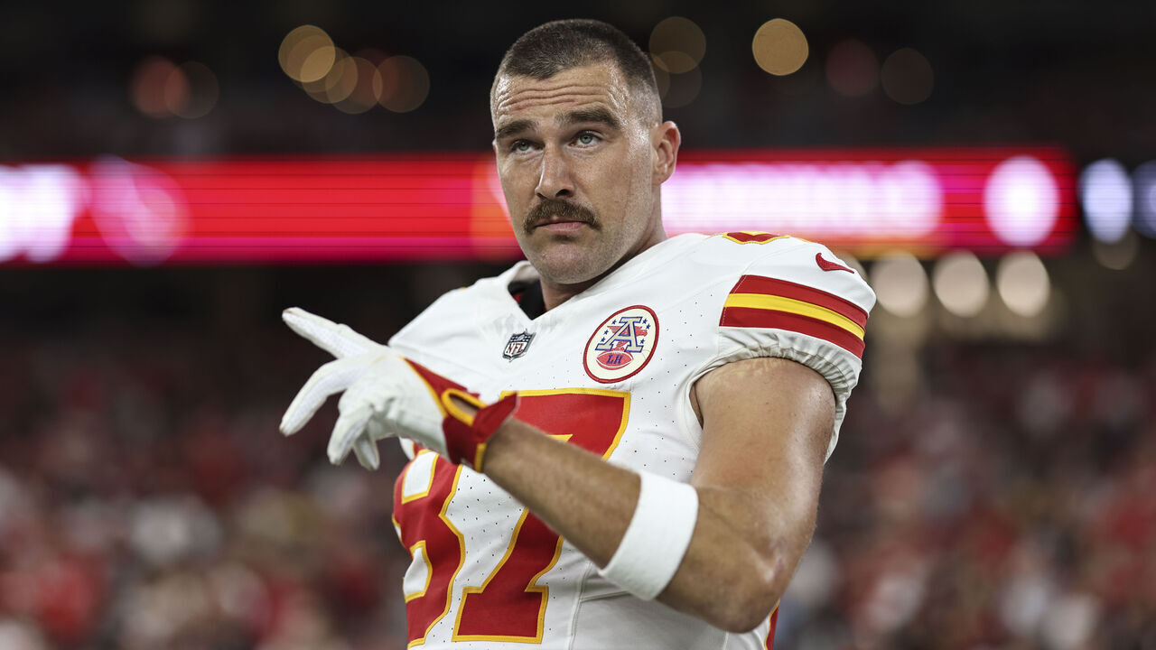 GLENDALE, ARIZONA - AUGUST 19: Travis Kelce #87 of the Kansas City Chiefs reacts prior to an NFL preseason football game between the Arizona Cardinals and the Kansas City Chiefs at State Farm Stadium on August 19, 2023 in Glendale, Arizona.