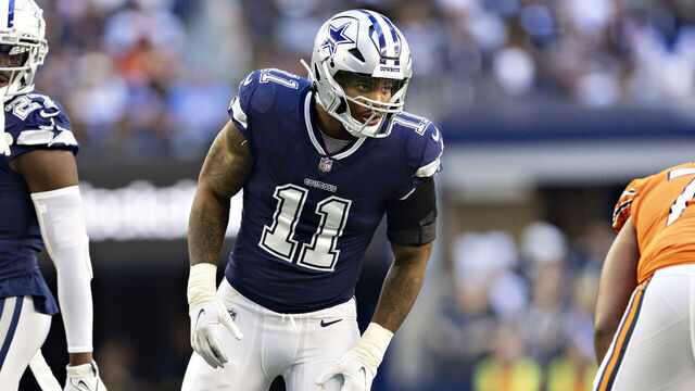 ARLINGTON, TEXAS - OCTOBER 30: Micah Parson #11 of the Dallas Cowboy at the line of scrimmage during a game against the Chicago Bears at AT&T Stadium on October 30, 2022 in Arlington, Texas. The Cowboys defeated the Bears 49-29.