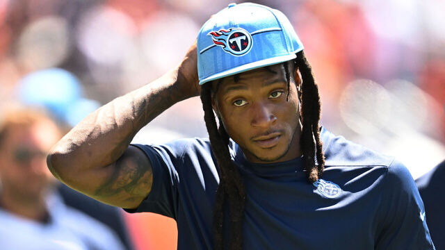 CHICAGO, ILLINOIS - AUGUST 12: DeAndre Hopkins #10 of the Tennessee Titans in the second quarter against the Chicago Bears during a preseason game at Soldier Field on August 12, 2023 in Chicago, Illinois.