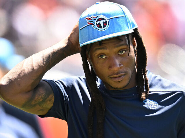 Bears free agent options after DeAndre Hopkins signs with Titans