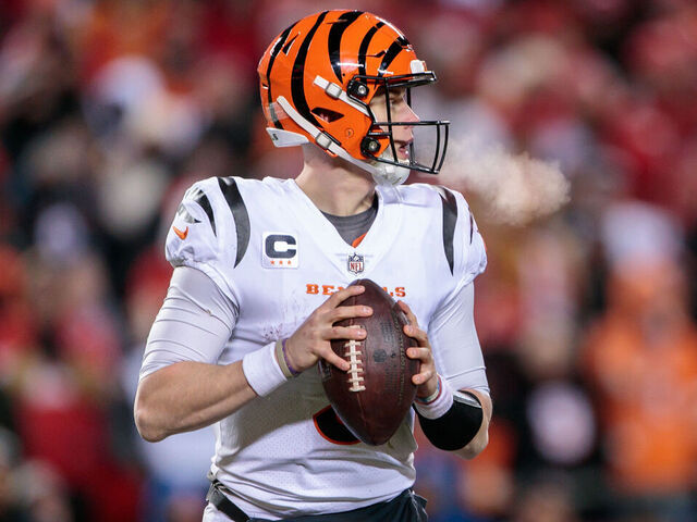 KANSAS CITY, MO - JANUARY 29: Cincinnati Bengals quarterback Joe Burrow (9) looks to pass against the Kansas City Chiefs on January 29th, 2023 at Arrowhead Stadium in Kansas City, Missouri.