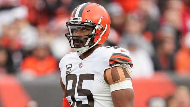 CINCINNATI, OHIO - DECEMBER 11: Myles Garrett #95 of the Cleveland Browns lines up for a play in the first quarter against the Cincinnati Bengals at Paycor Stadium on December 11, 2022 in Cincinnati, Ohio.