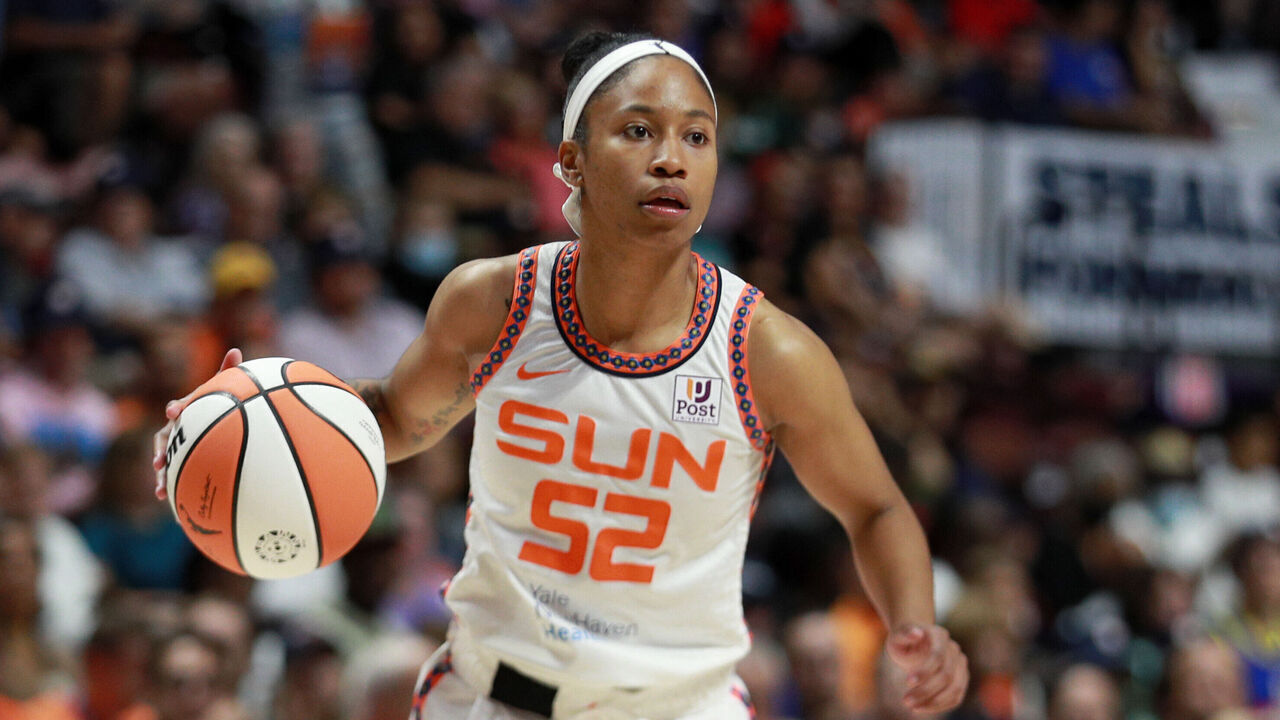 UNCASVILLE, CT - SEPTEMBER 8: Tyasha Harris #52 of the Connecticut Sun dribbles the ball during the game against the Indiana Fever on September 8, 2023 at the Mohegan Sun Arena in Uncasville, Connecticut. Mandatory Copyright Notice: Copyright 2023 NBAE